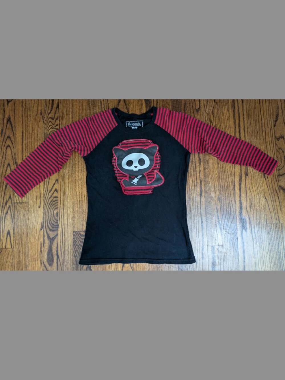 Goth Scene! Hot topics Skelanimals top w/ 3/4 striped sleeves, sized medium